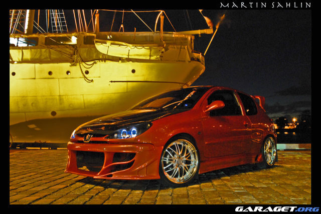 http://www.garaget.org/gallery/archive/10048/143201_wi3f19.jpg