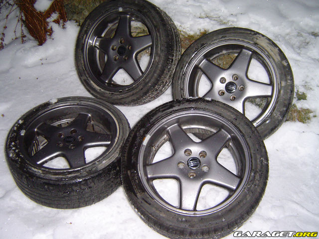 http://www.garaget.org/gallery/archive/13540/242255_hhg911.jpg