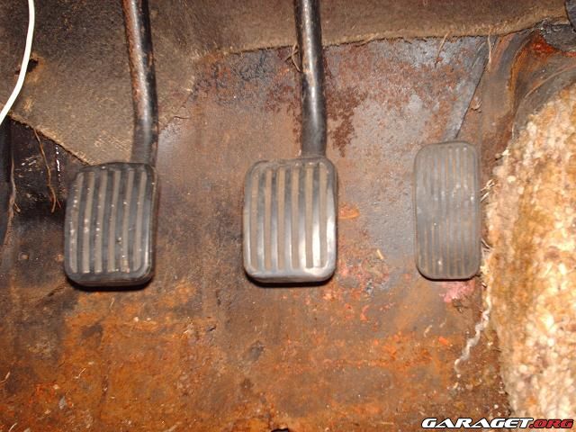 http://www.garaget.org/gallery/archive/14956/212625_9nvgbq.jpg