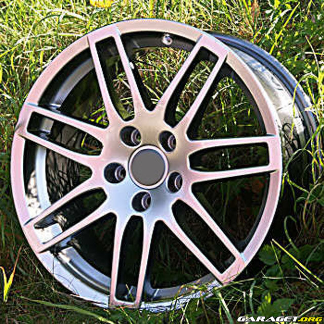 http://www.garaget.org/gallery/archive/22749/212786_vwcpq8.jpg