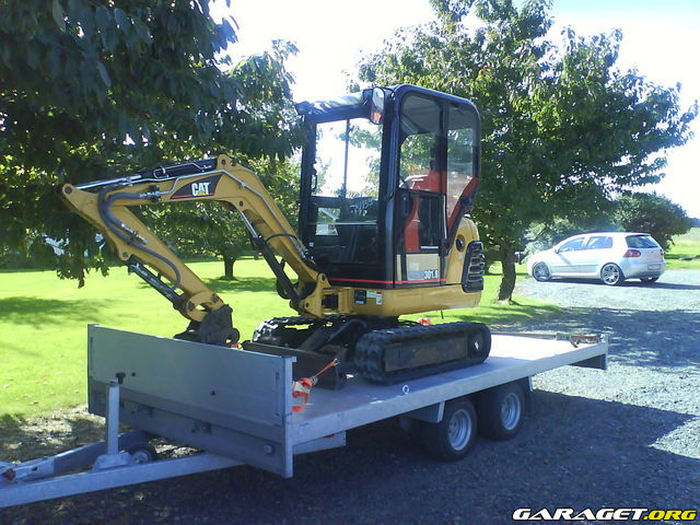 http://www.garaget.org/gallery/archive/2355/149656_u704wf.jpg