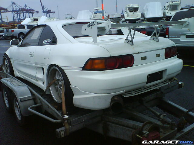 http://www.garaget.org/gallery/archive/2355/155449_dlqw0q.jpg