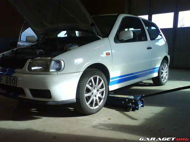 http://www.garaget.org/gallery/archive/2355/162713_ketyu8.jpg
