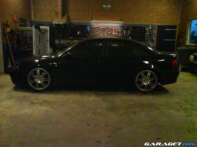 http://www.garaget.org/gallery/archive/2355/181182_00m1en.jpg