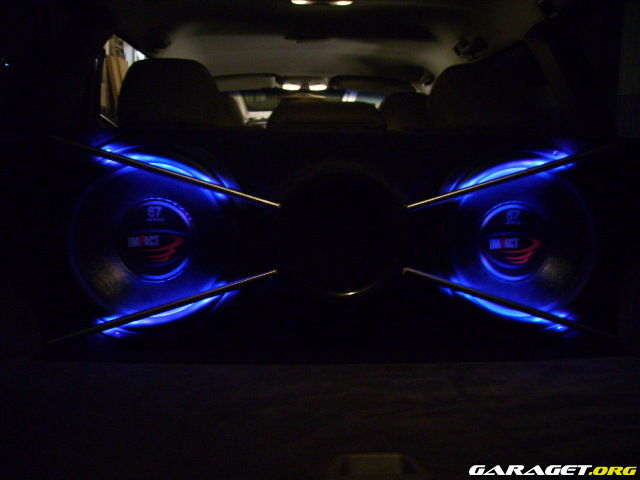http://www.garaget.org/gallery/archive/25036/236157_l3ozv2.jpg