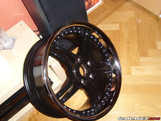 http://www.garaget.org/gallery/archive/30018/20743/30018-111579.jpg