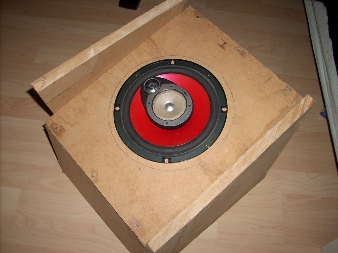 http://www.garaget.org/gallery/archive/31929/large/132368_yakfbk.jpg