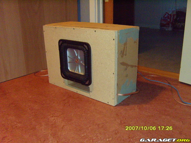 http://www.garaget.org/gallery/archive/4201/166183_l95xys.jpg