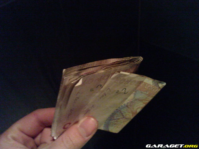 http://www.garaget.org/gallery/archive/52075/185148_w0lucu.jpg