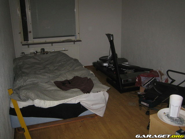 http://www.garaget.org/gallery/archive/52075/217343_7jra0j.jpg