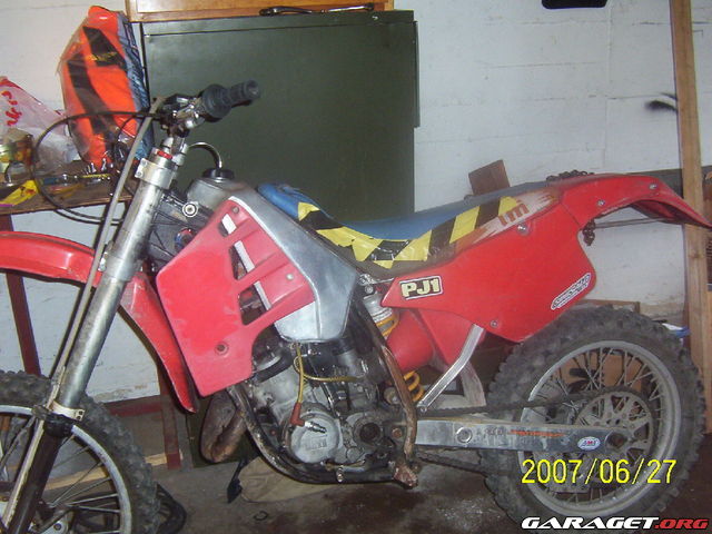http://www.garaget.org/gallery/archive/53144/131278_7ol42c.jpg