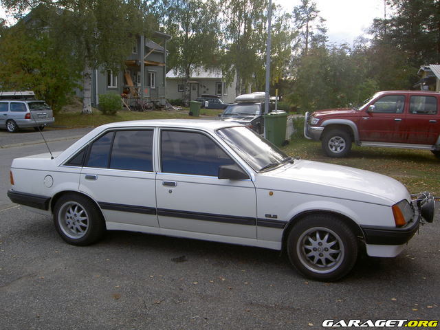 http://www.garaget.org/gallery/archive/7378/551/7378-13913.jpg