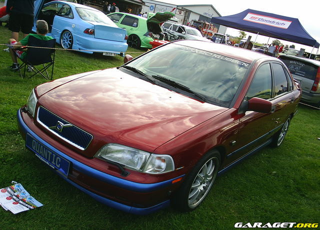 http://www.garaget.org/gallery/archive/749/2278/749-9710.jpg