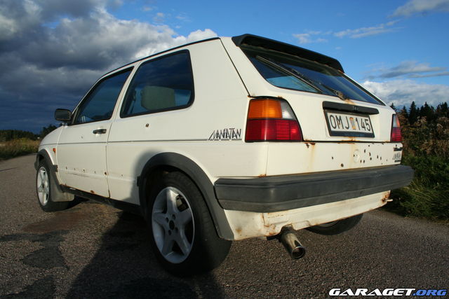 http://www.garaget.org/gallery/archive/9050/142945_4jplz4.jpg