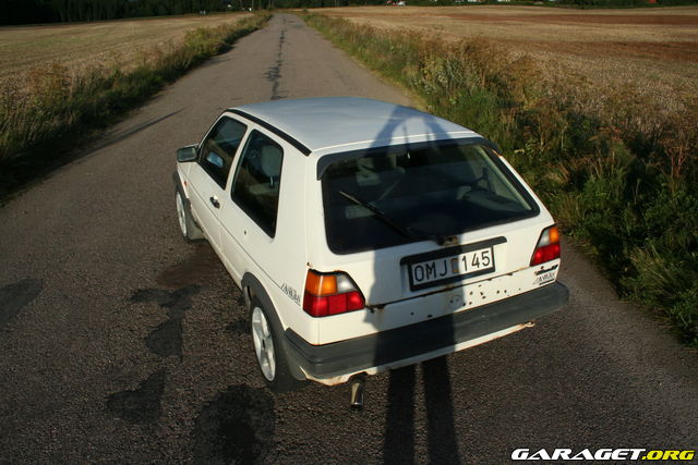 http://www.garaget.org/gallery/archive/9050/142947_0n5xl2.jpg